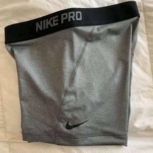 Nike Pro - Mini Shorts Size M
